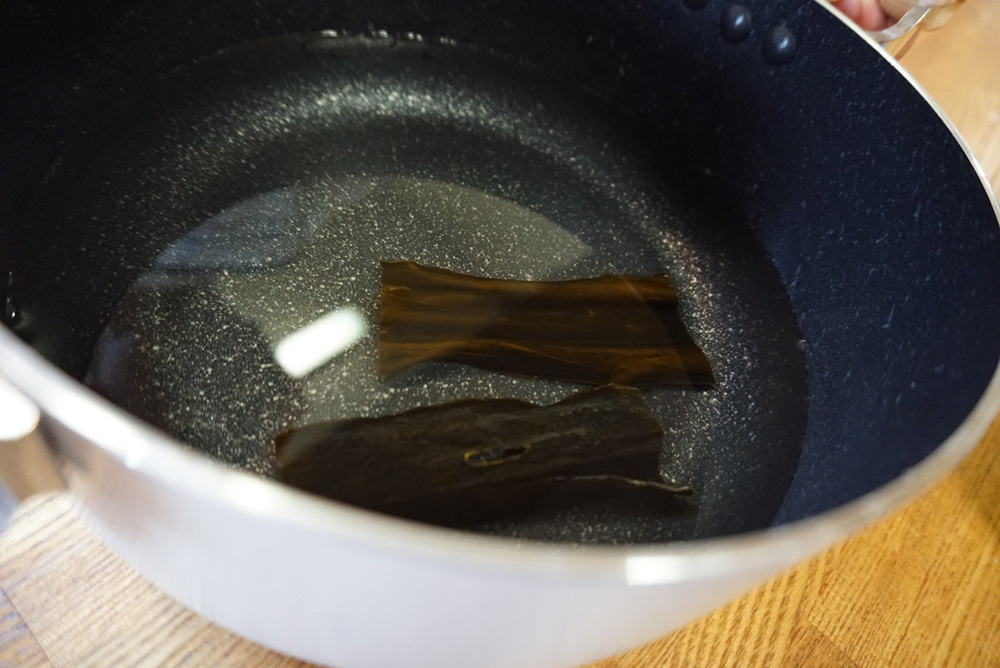 ゆばのすまし汁　昆布をひたす　レシピ　栃木県　とちぎのしゅし