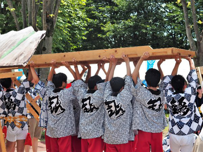 那須烏山市 山あげ祭　若衆団　野外歌舞伎　上演中の舞台転換