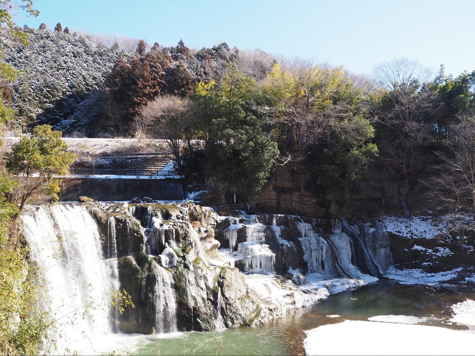 栃木県　那須烏山市　冬の龍門の滝