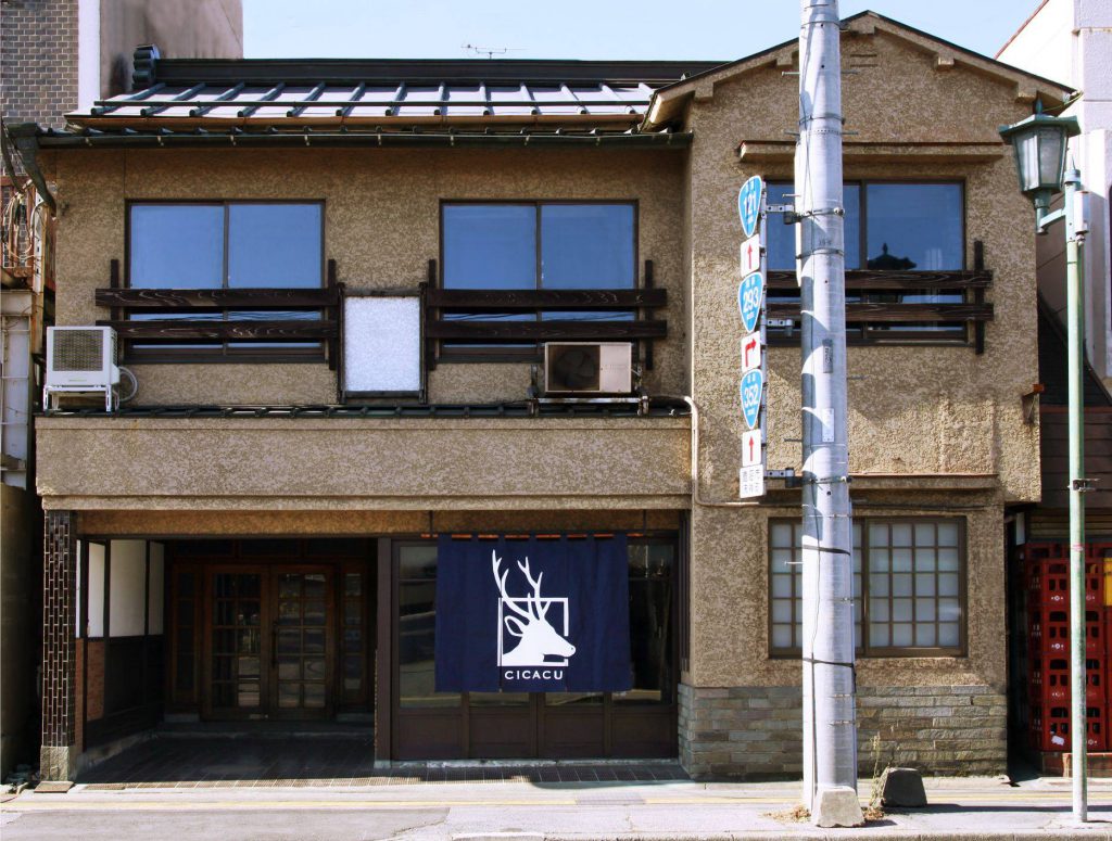 エントランス　CICACU　栃木県　観光　ゲストハウス　