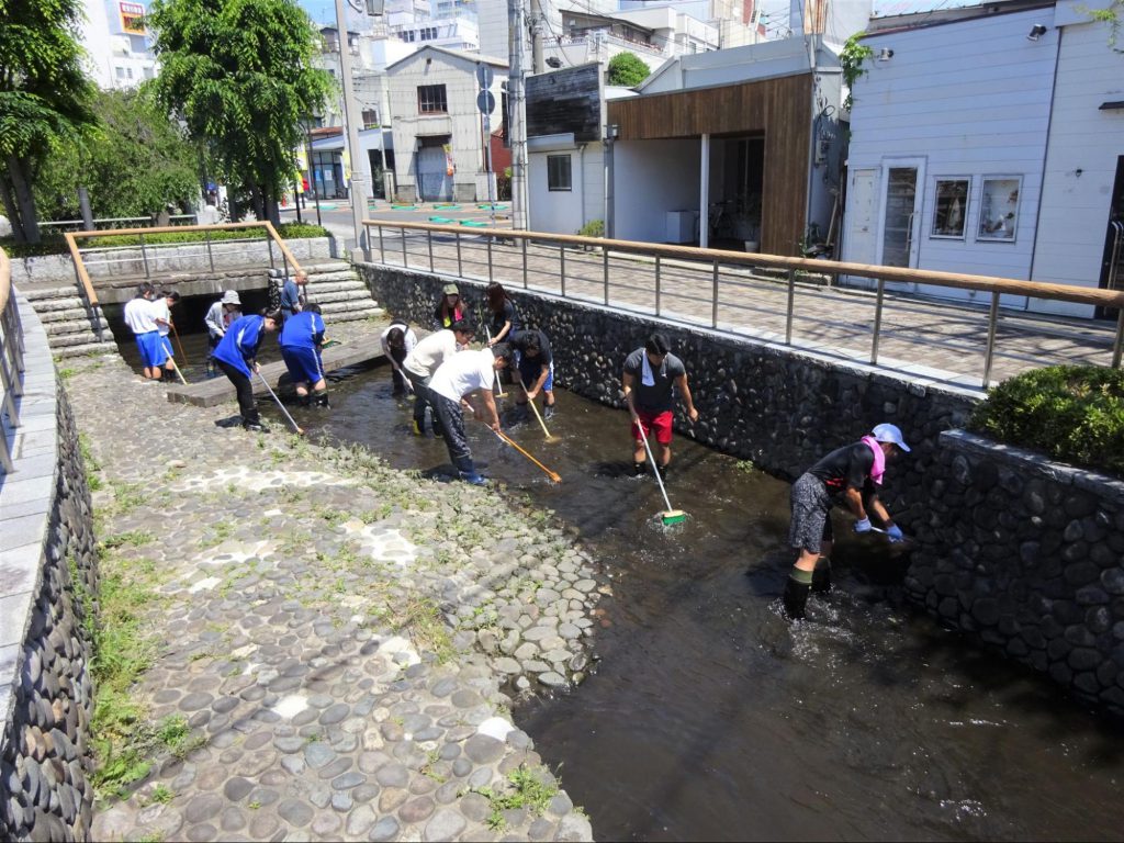 釜川の清掃活動